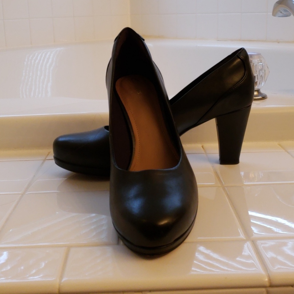 Clarks Black Pumps